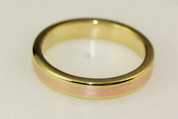 Ring tweekleurig goud van Kuulkes Kunst Atelier