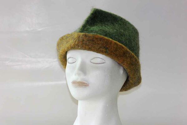 Vilten hoed van Kuulkes Kunst Atelier